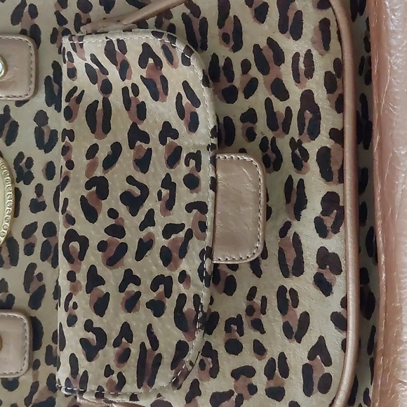 Taraina Tarantino Leopard Handbag - Picture 8 of 11